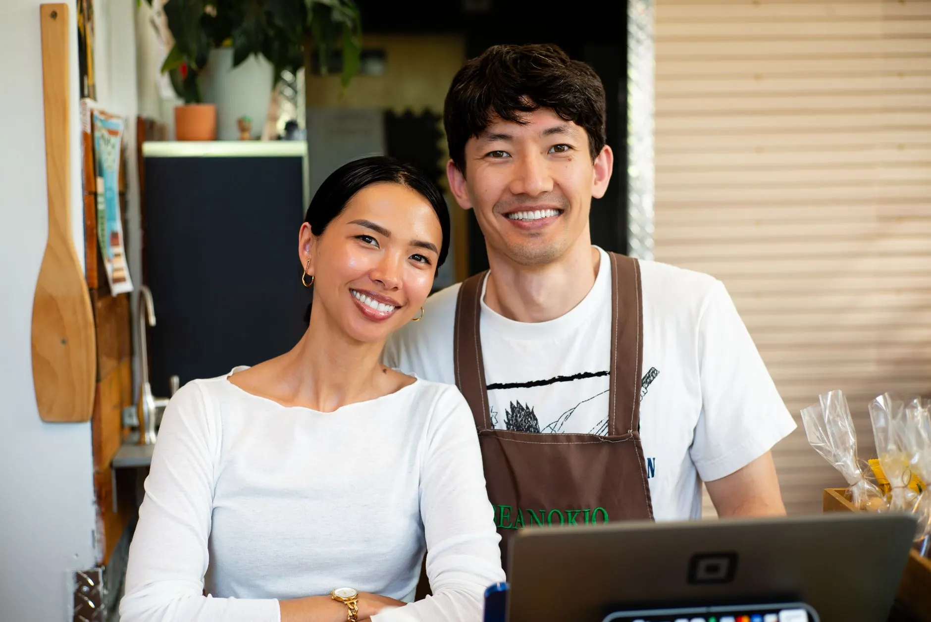 深圳餐饮企业如何选择餐具集中消毒服务：圣康餐具消毒的商用清洗方案解析