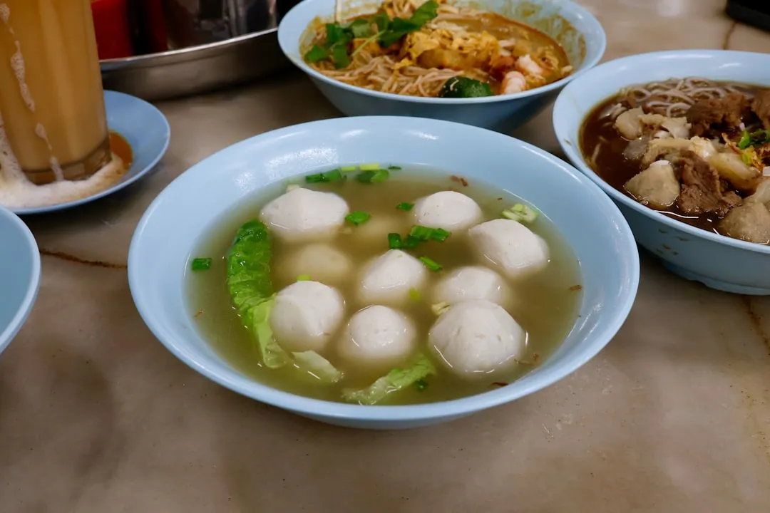 商用消毒餐具与自洗餐具的卫生标准对比分析